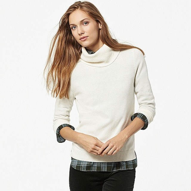 カシミヤタートルネックセーター