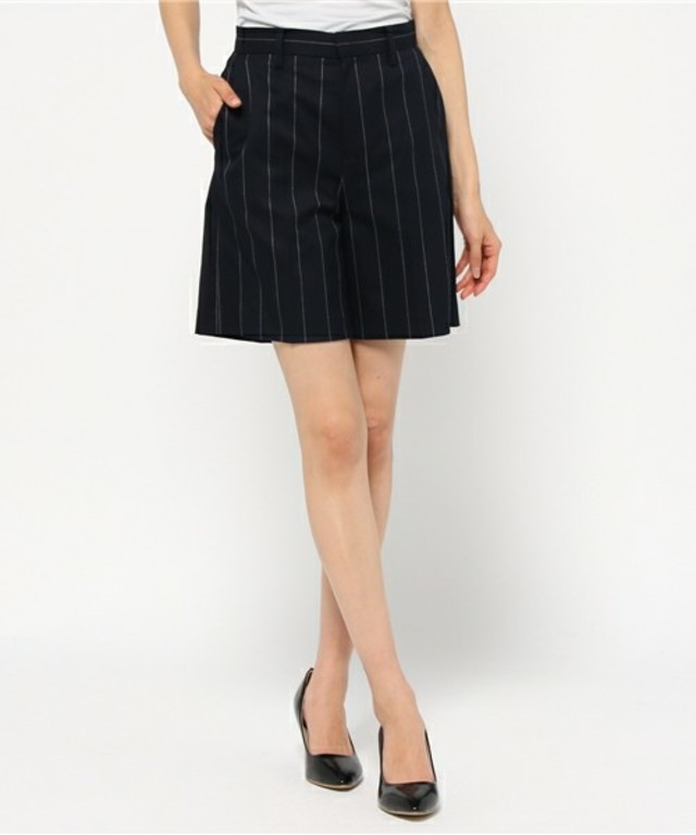 ストライプセンタープレスショートパンツ
