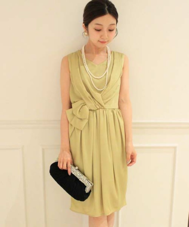 ねじれリボンコクーンワンピース