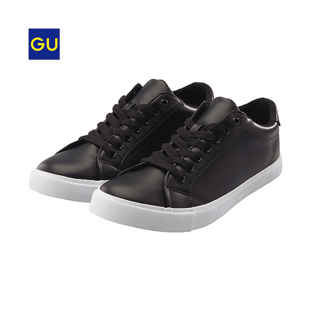 レザータッチスニーカー