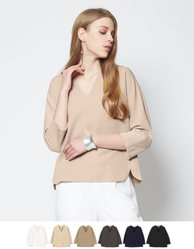 Vネックプルオーバー