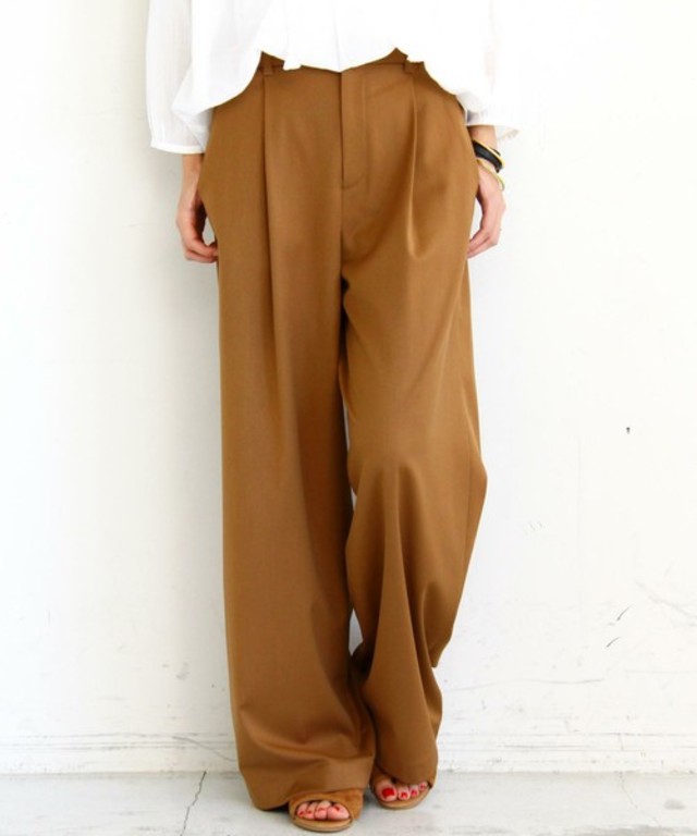 タックワイドパンツ
