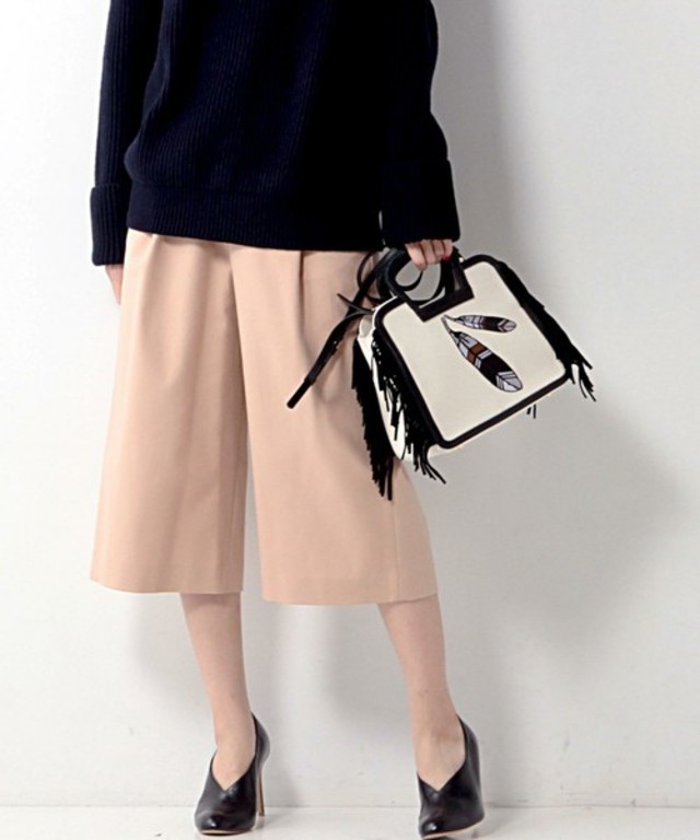 タックワイド クロップドパンツ