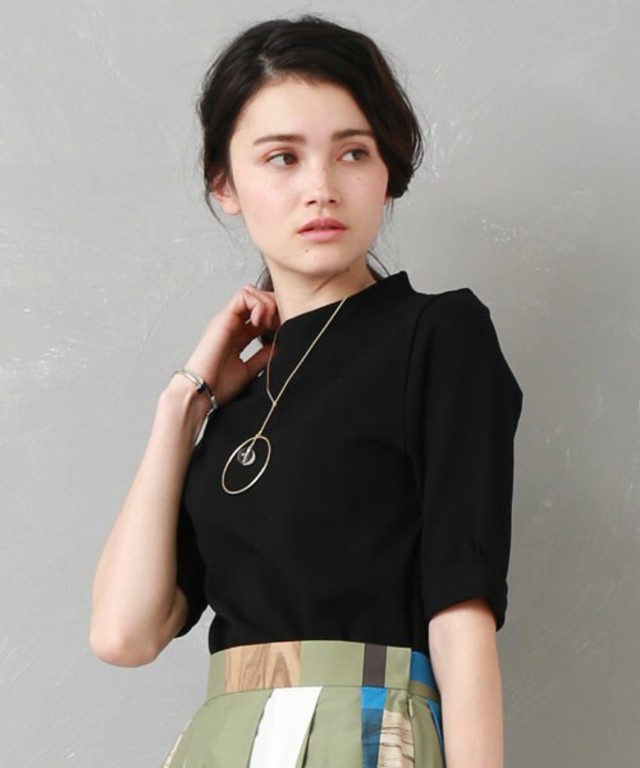 ハーフスリーブハイネックカットソー