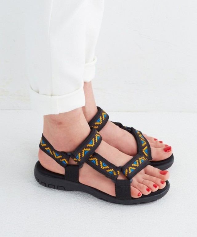 haco! リボンテープがかわいいスポーツサンダル