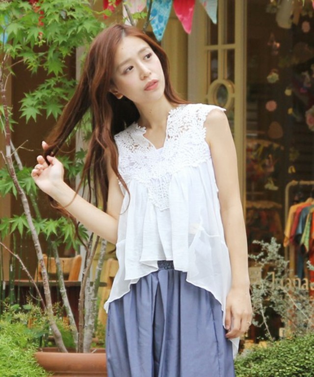 ライチ  doll up oops レースモチーフノースリーブシャツ