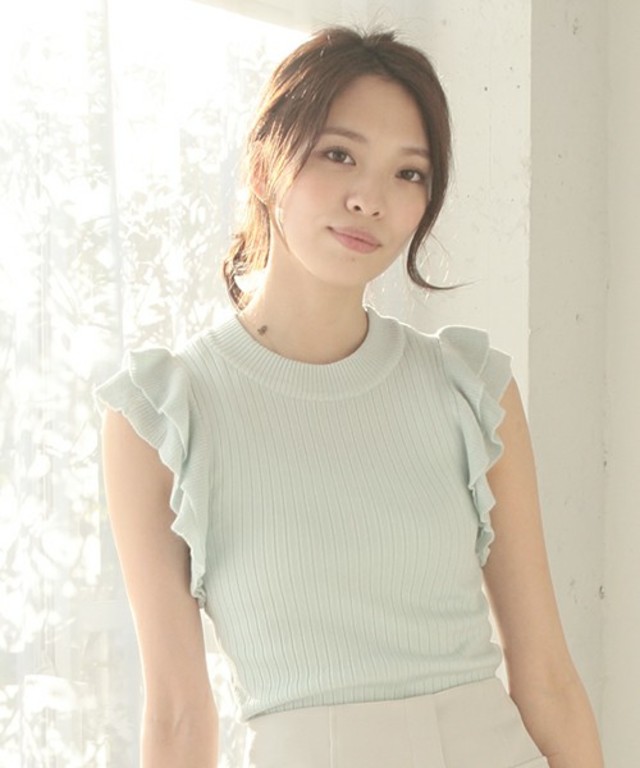 one after another NICE CLAUP  【ナイスクラップ】袖フリルノースリーブニット