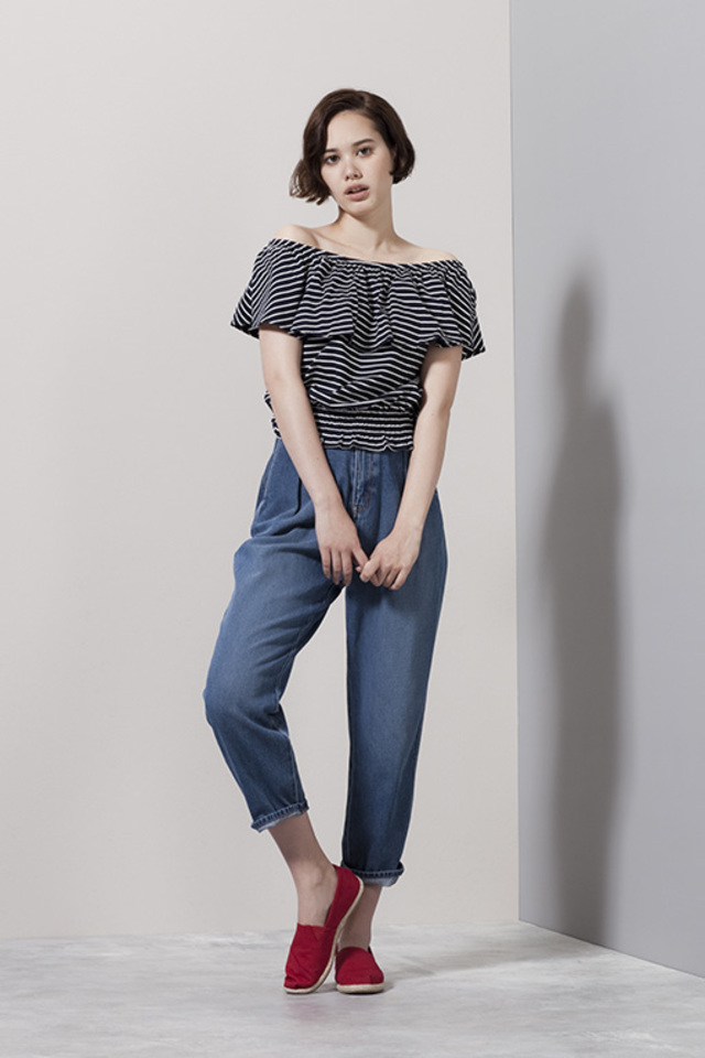 GU / オフショルダーＴ