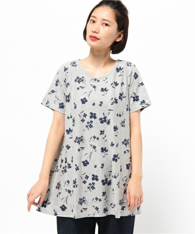 e.r.g* 花柄プリントロングＴシャツ