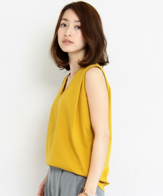 BEAUTY&YOUTH UNITED ARROWS BY∵ ポンチVネックタックノースリーブ