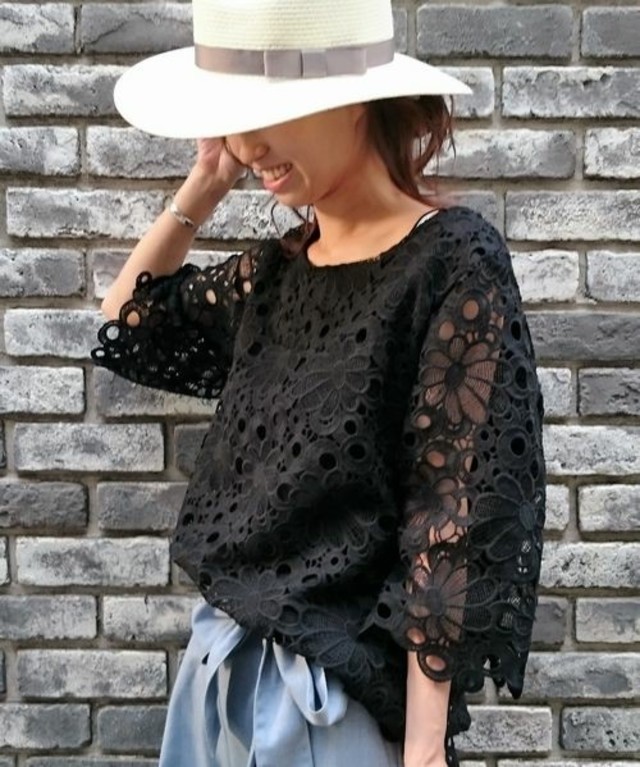レースブラウス