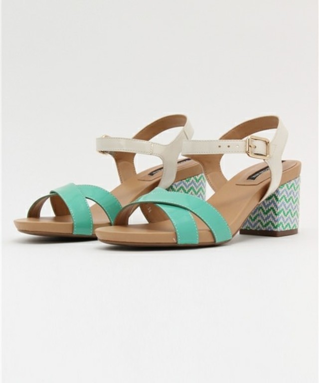 PARADIS COULEUR 6cmヒールエナメルサンダル