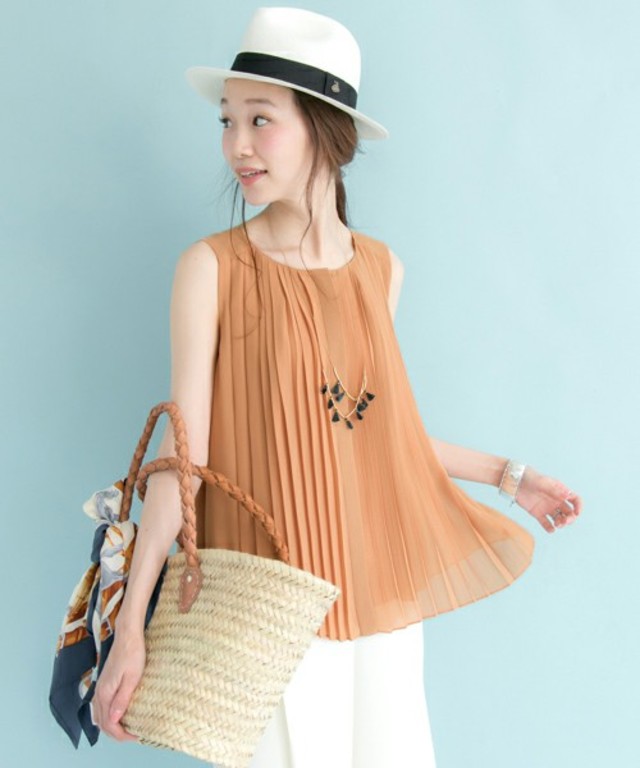 URBAN RESEARCH UR ノースリーブプリーツブラウス