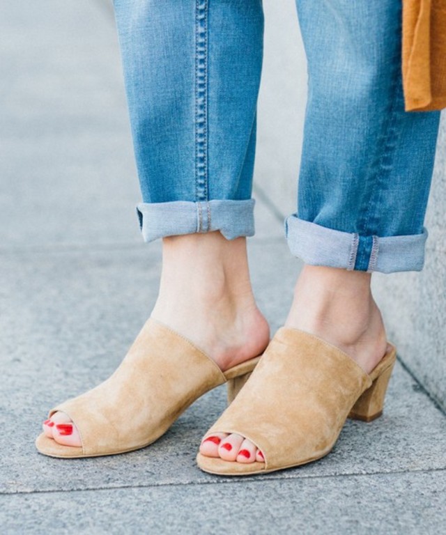 BY スウェードミュール