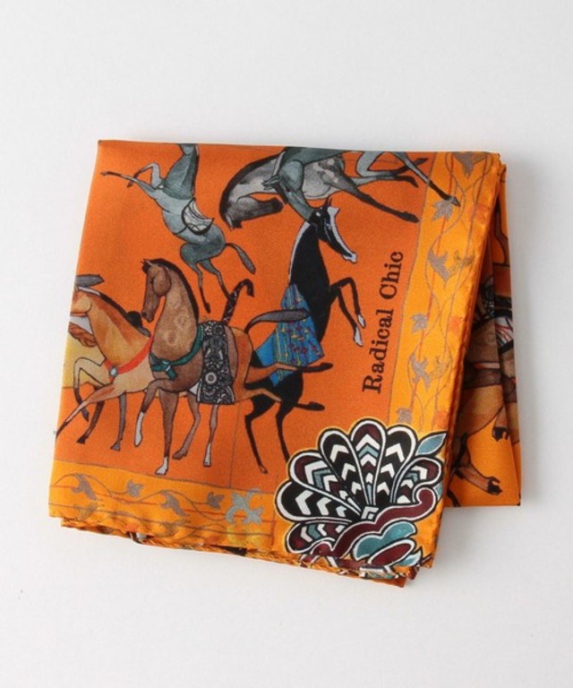 green label relaxing RADICAL CHIC CR ホースプリントスカーフ