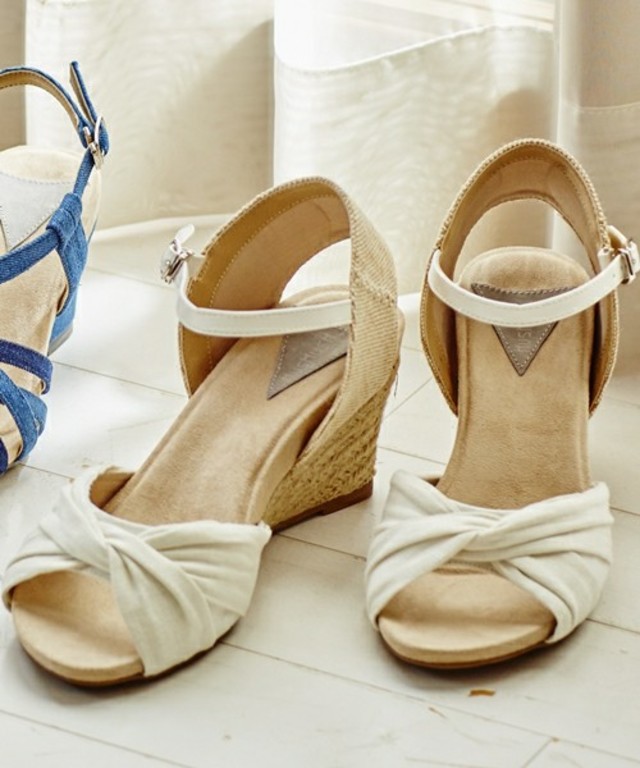 HusHusH リボンストラップサンダル