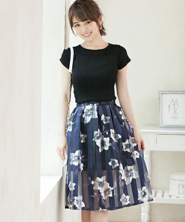 Color シアーストライプフラワーフレアスカート