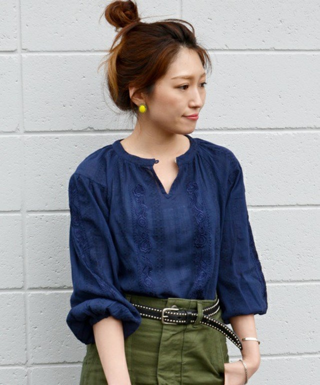 liflattie ships　エンブロイダリー ギャザーブラウス