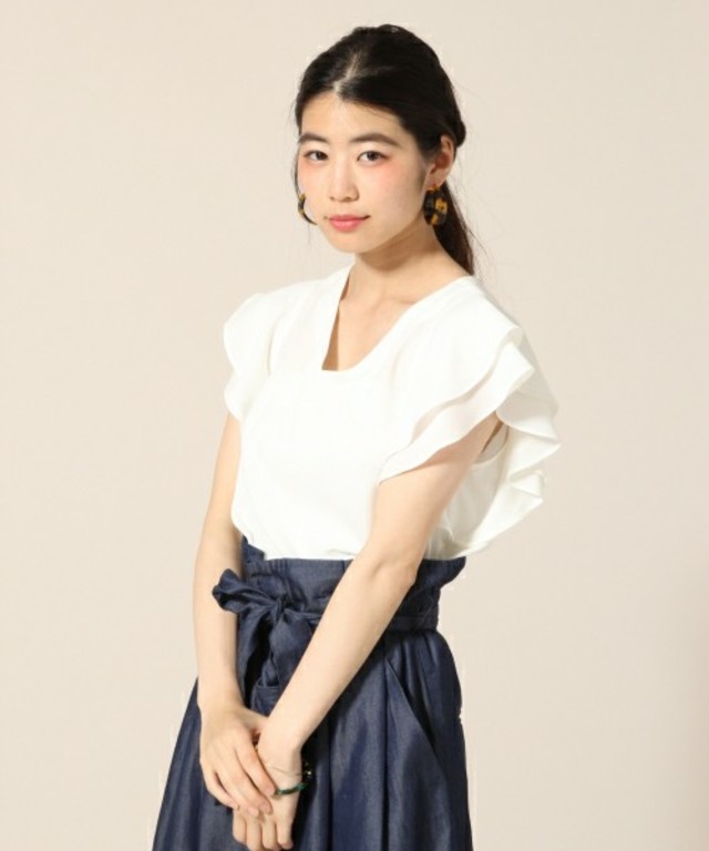 ソデフリルＶネックプルオーバー