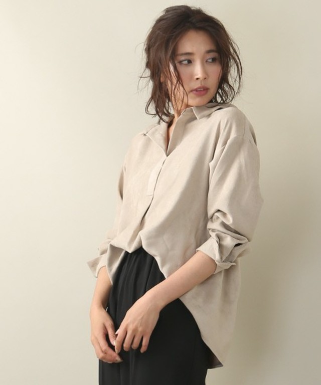 スエード後タックシャツ