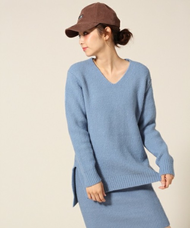 アゼスリットＶネックプルオーバー