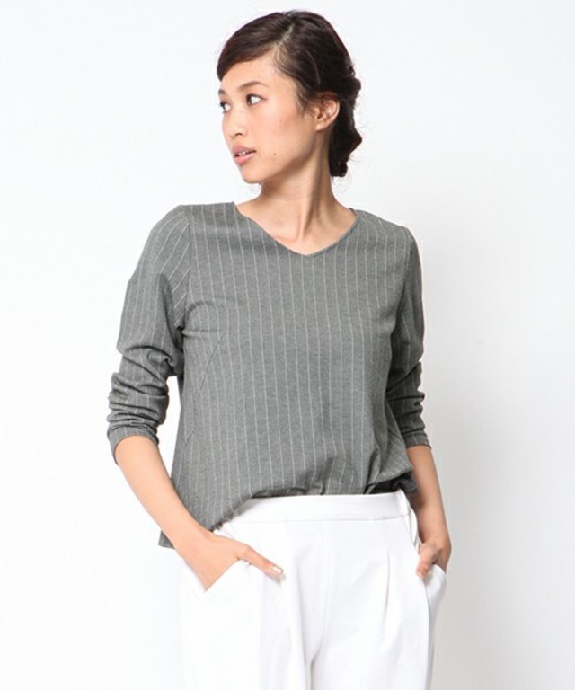 ポンチVネックプルオーバー