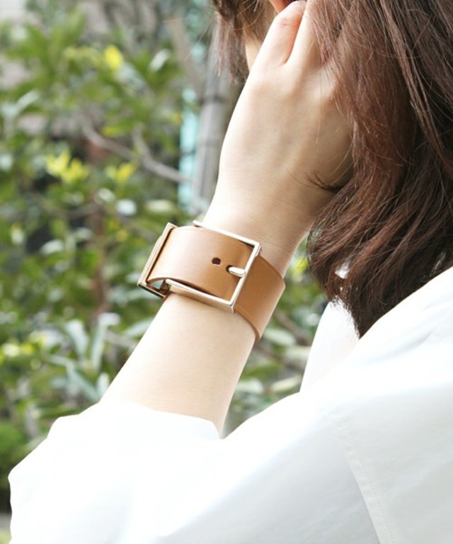 【MAISON BOINET(メゾンボワネ)】カーフレザー太ベルトバングル