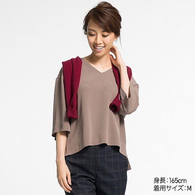 ドレープVネックブラウス（5分袖）