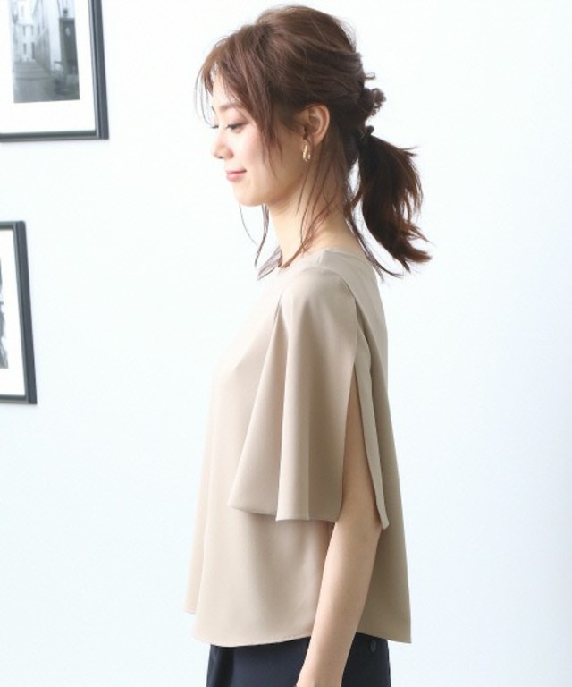 後ろスリットブラウス