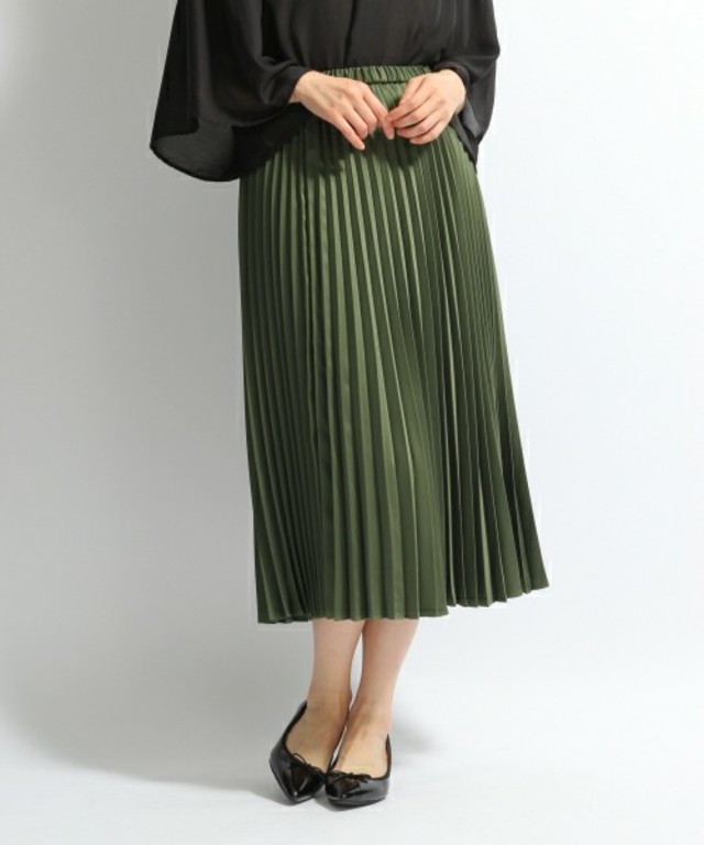 サテンミディプリーツスカート