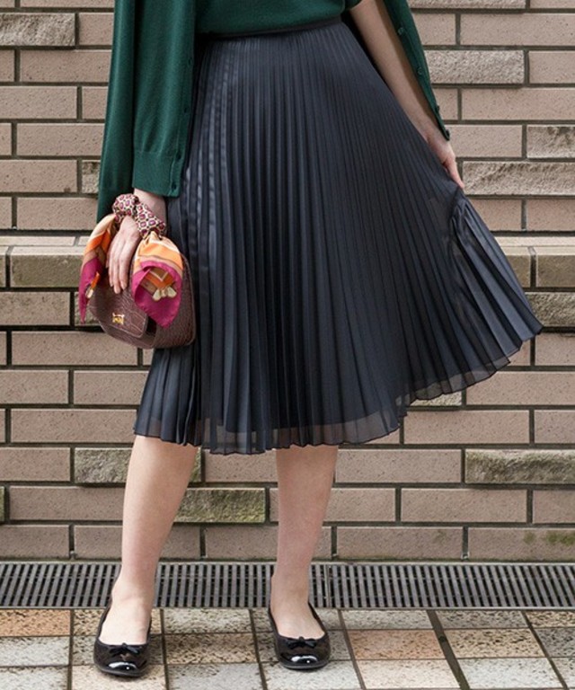 チンツプリーツスカート