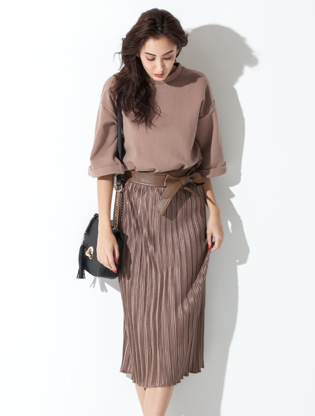 レザー調ウエストリボンプリーツスカート