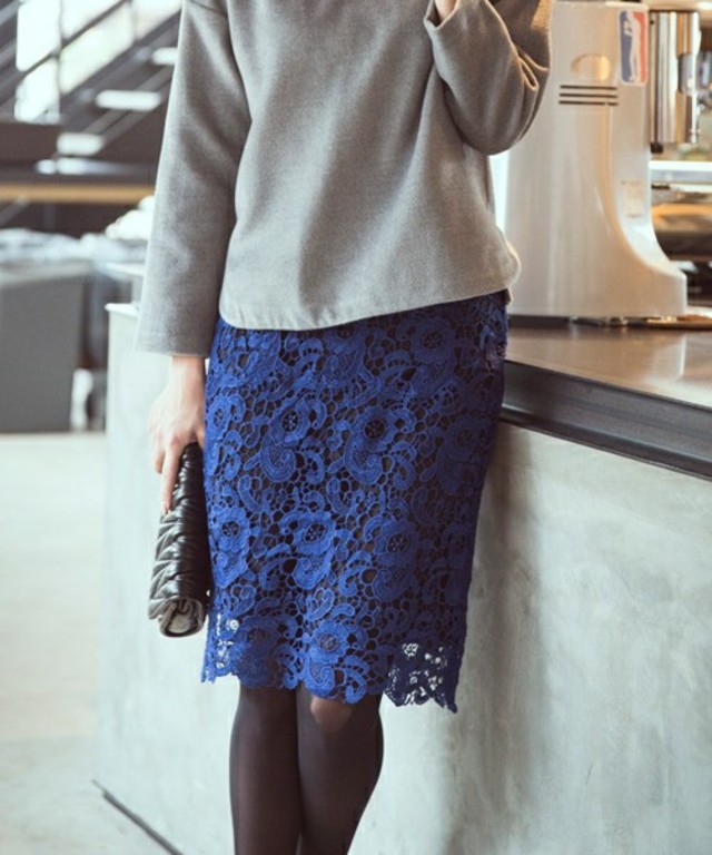 ＩＥＤＩＴ　エンブロイダリーレースのペンシルスカート