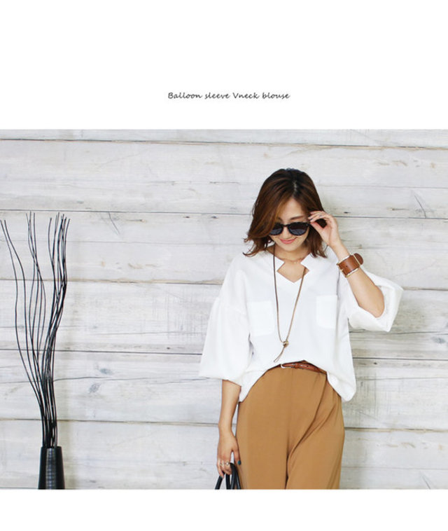 Vネックバルーンスリーブブラウス