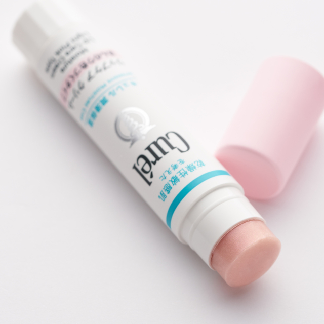 キュレル 潤浸保湿 リップケアクリーム ほんのり色づくタイプ