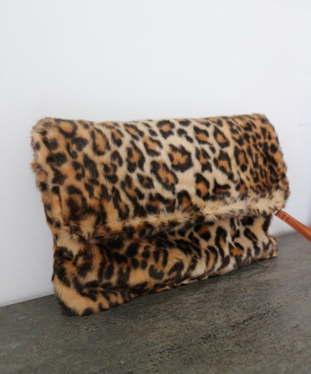 ファークラッチヒョウ柄