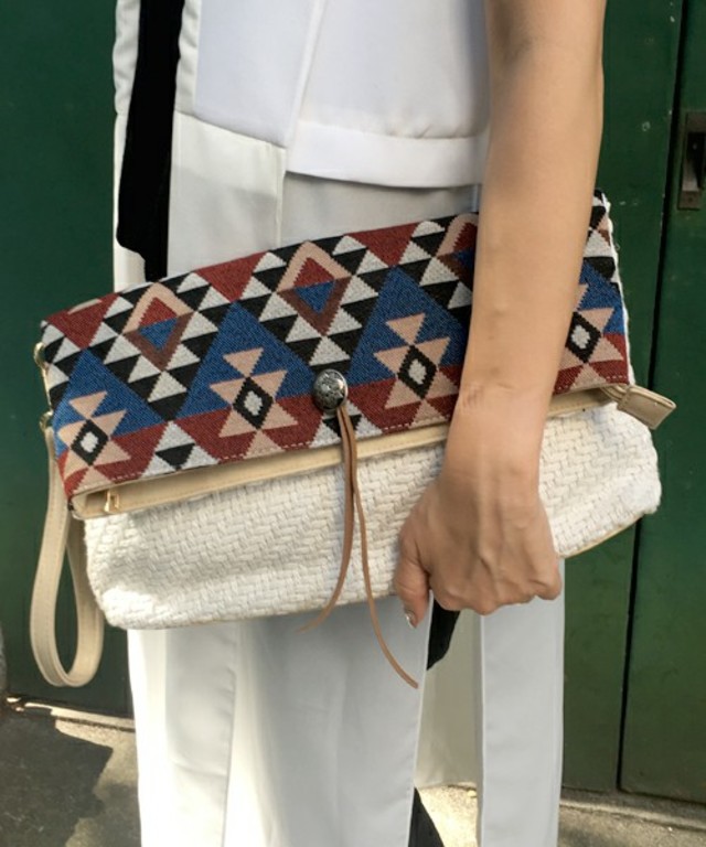Settimissimo コンチョボタン付キリム柄ジャガードクラッチバック