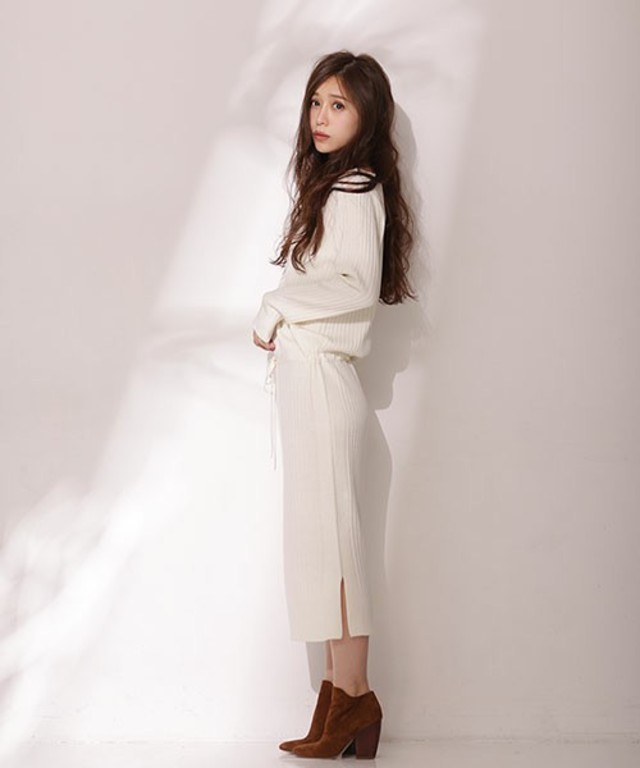 リブニットワンピース