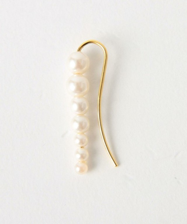 フェイクパールモチーフピアス