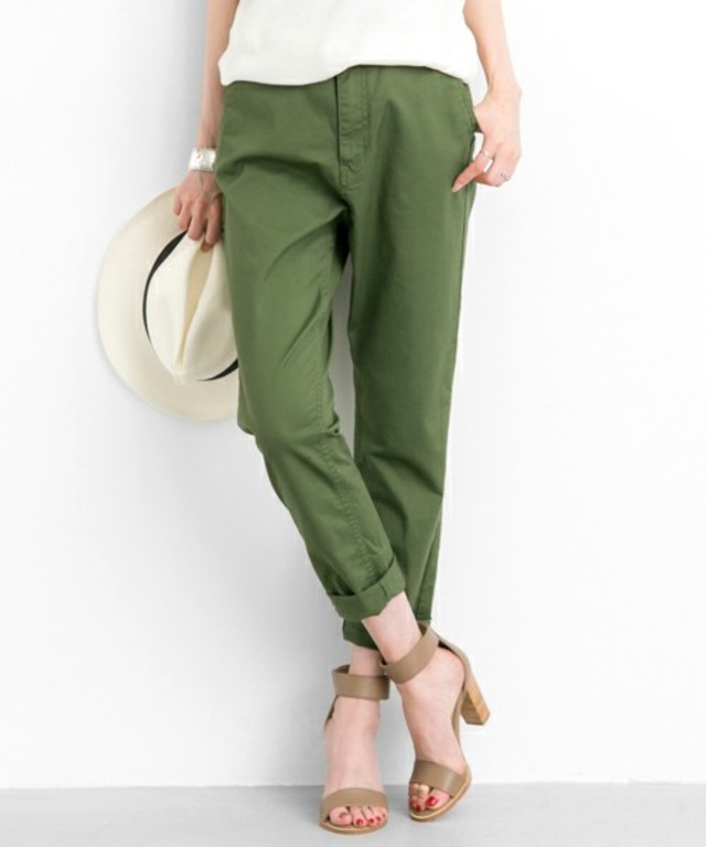 テーパードチノパンツ