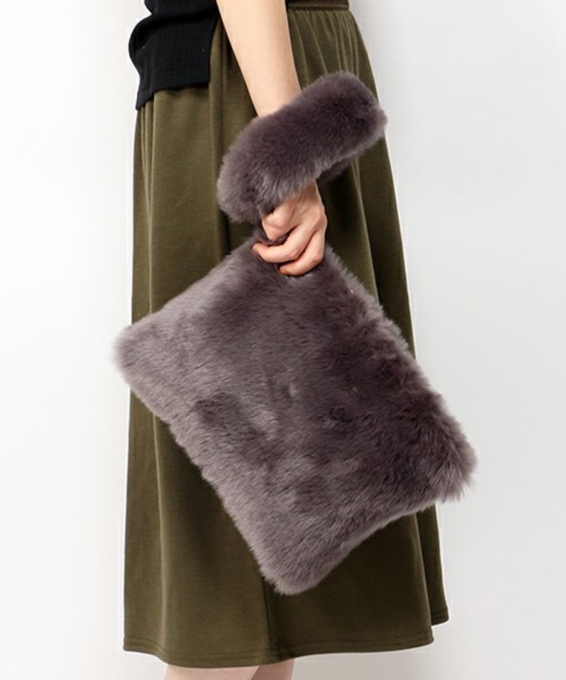 フェイクファークラッチ