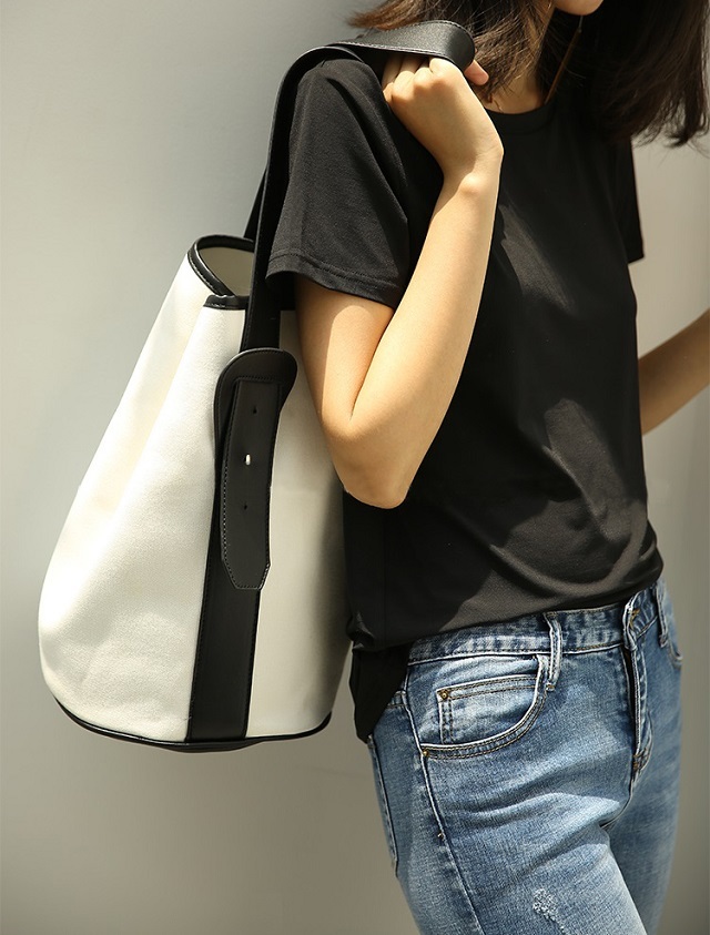 キャンバス×本革 ベルトハンドルバッグ