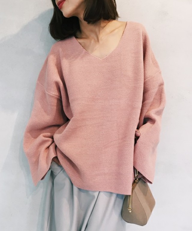 AMERI Vネックルーズニット