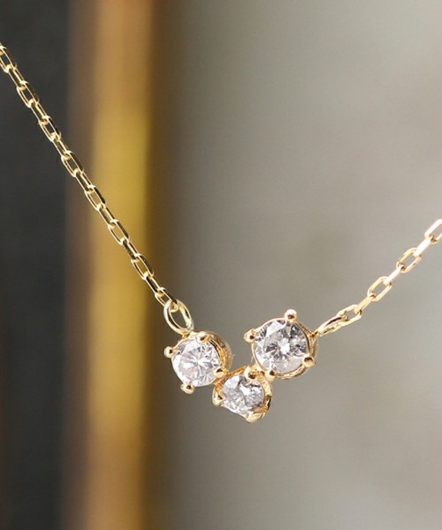 3ツ星ダイヤのシンプルネックレス