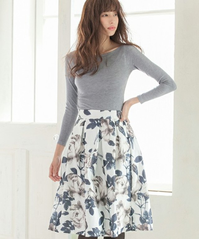 fifth フラワーモチーフタックフレアスカート