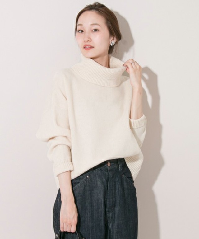 UR 袖ボリュームニット