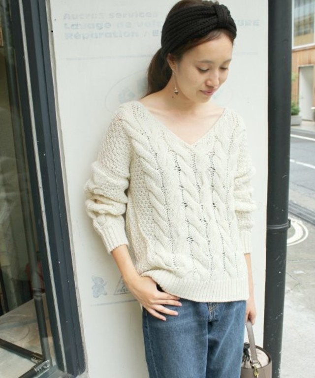 3GG Vネックケーブルニット