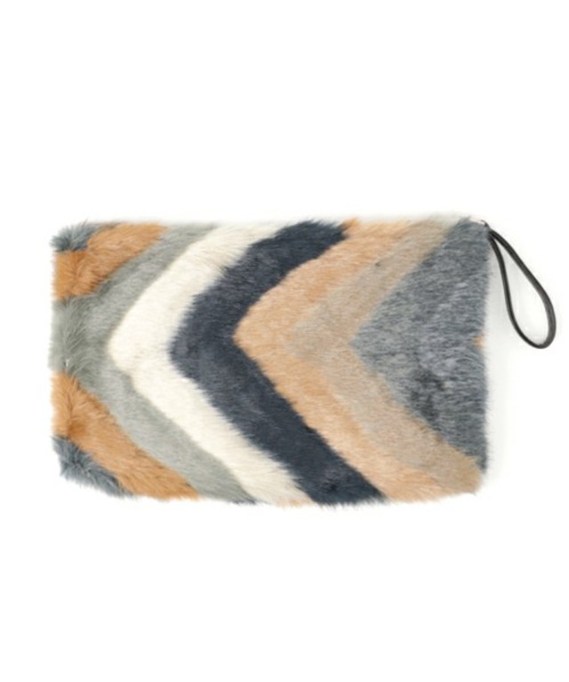 フェイクファークラッチ