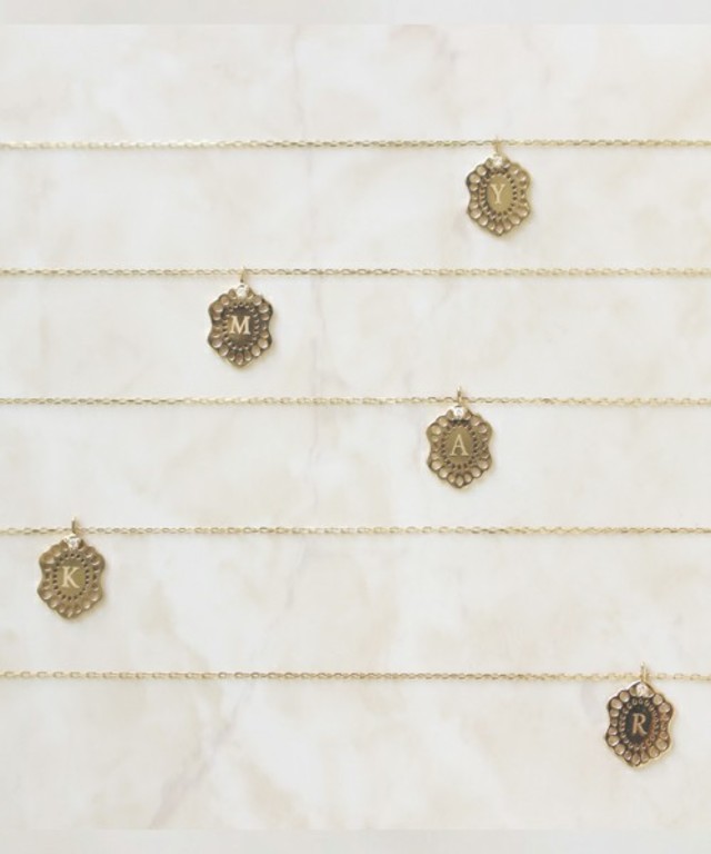 イブニングイニシャルペンダント