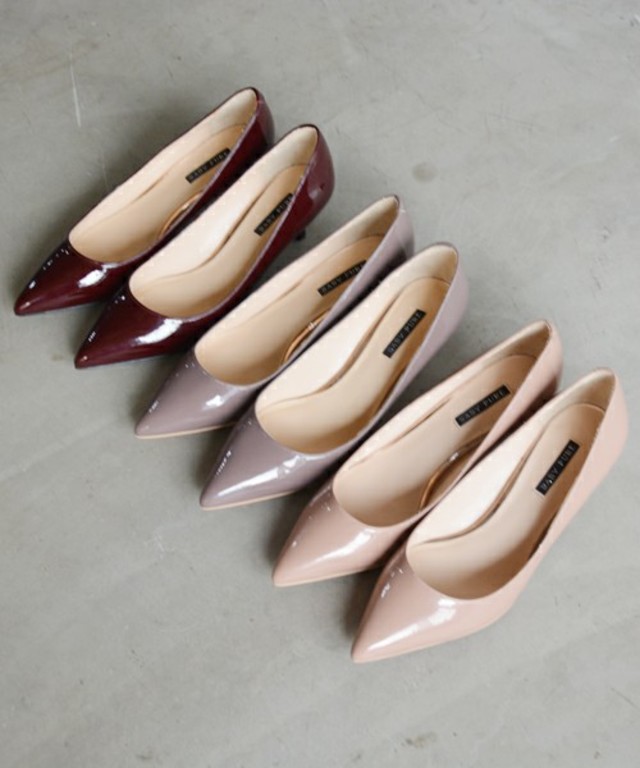 ローヒールポインテッドパンプス